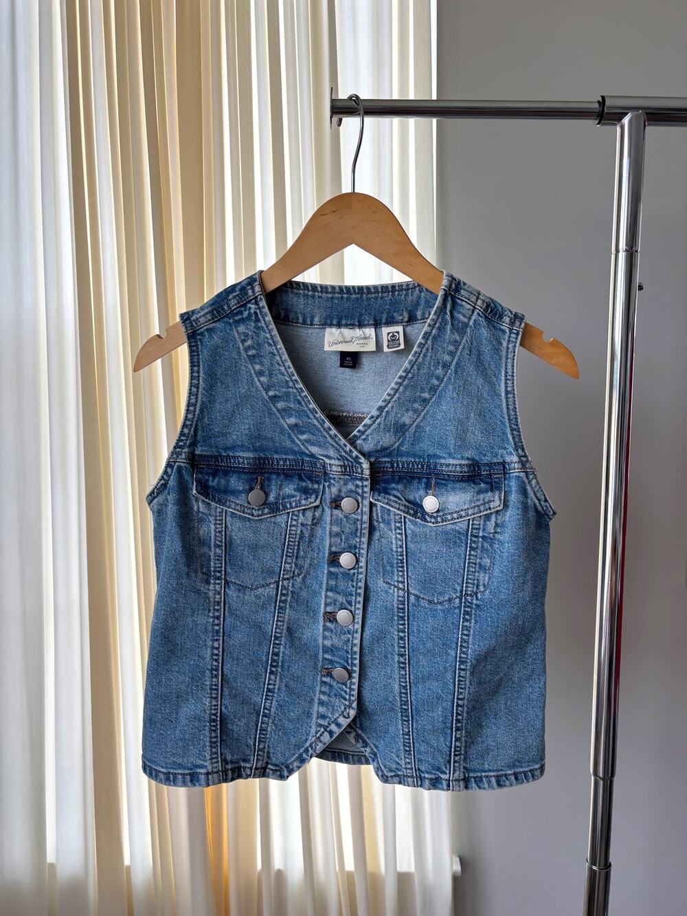 Universal Thread Denim Vest XS Blue Button Front Boho Western Coastal Cowgirl